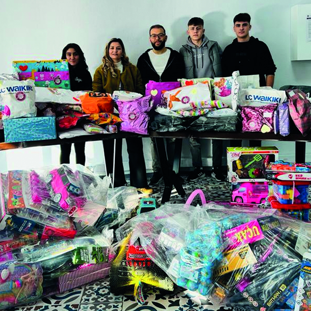 Yıldırım MTAL öğretmen ve öğrencileri, hasta çocukları yeni yıl hediyeleriy...