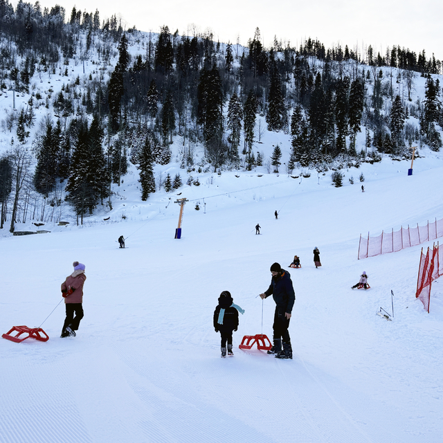 Artvin'deki Atabarı Kayak Merkezi'nde sezon açıldı