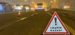 Diyarbakır'da çarpışan 2 otomobilin sürücüsü yaralandı