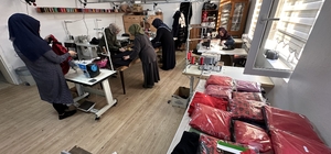 Düzce'de kadın kursiyerler, Gazze'deki kadın ve çocuklar için kıyafet dikiyor