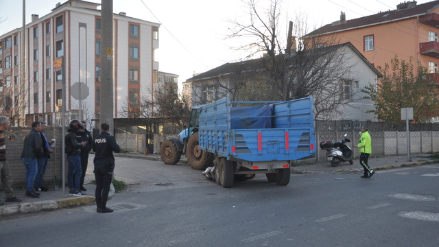Lüleburgaz'da traktörle elektrikli bisikletin çarpıştığı kazada 1 kişi yaralandı