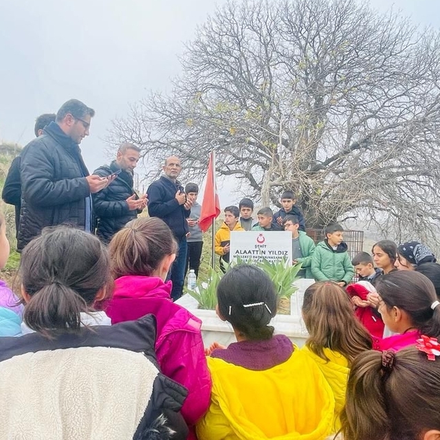 Batman'da öğrenciler şehit mezarlarını ziyaret etti