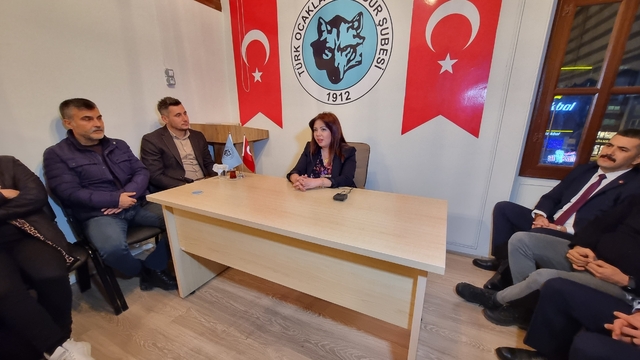 Burdur'da Türk Ocaklarınca düzenlenen konferansta "susuz tarım" anlatıldı