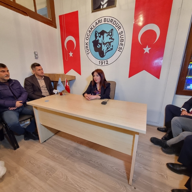 Burdur'da Türk Ocaklarınca düzenlenen konferansta "susuz tarım" anlatıldı