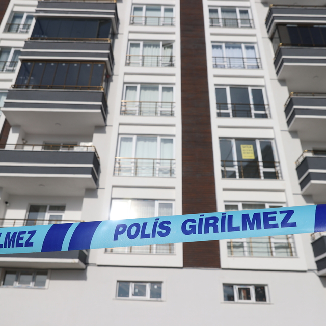 Erzurum'da 4. kattaki daireden düşen kadın ağır yaralandı