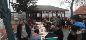 Kocaali'de mahalle sakinleri yılın son kahvaltısında bir araya geldi