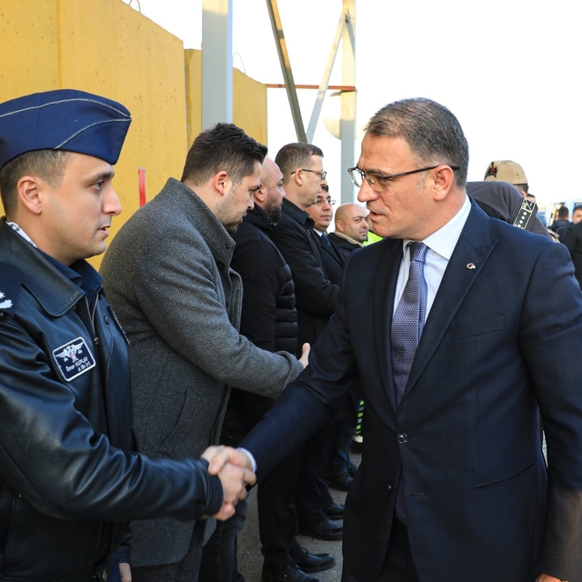Van Valisi Ozan Balcı, yeni yıla görev başında giren personeli ziyaret etti