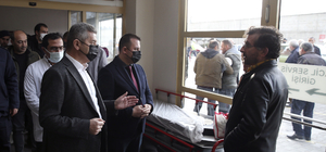 Uşak Valisi Ergün, yılın son akşamı görev başındaki personeli ziyaret etti: