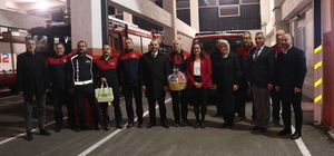 Yalova Valisi Kaya, görevdeki personelin yeni yılını kutladı