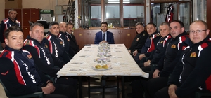 Bilecik Valisi Aygöl'den görev başındaki personele ziyaret