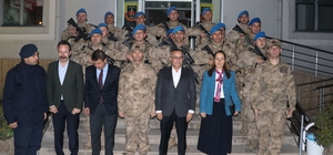 Gaziantep Valisi Çeber, yeni yılı görev başında karşılayan personeli ziyare...