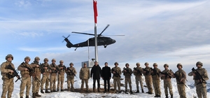 Vali Tekbıyıkoğlu´ndan, yeni yılda 2 bin 200 rakımda terörle mücadele eden...