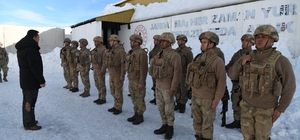 Tunceli Valisi Tekbıyıkoğlu, terörle mücadelenin kahramanlarıyla bir araya...