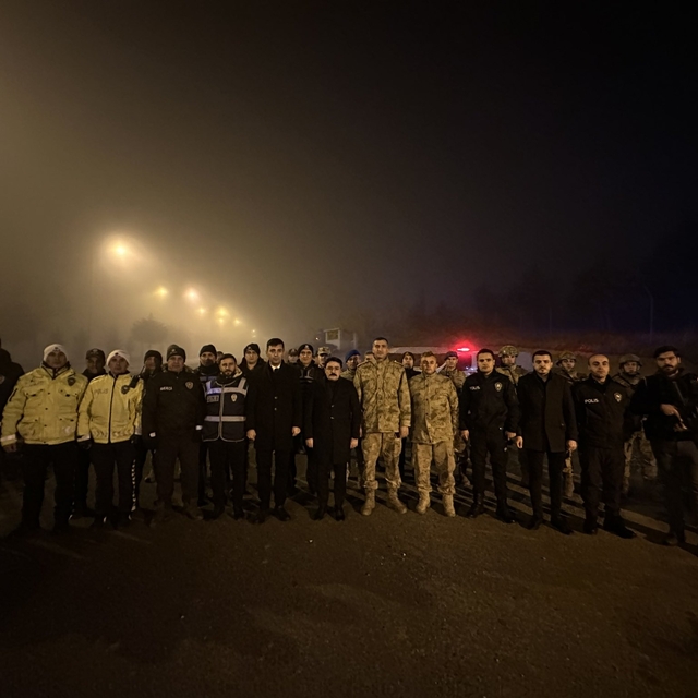 Beşiri Kaymakamı Yılmaz'dan, güvenlik güçleri ve sağlık personeline ziyaret