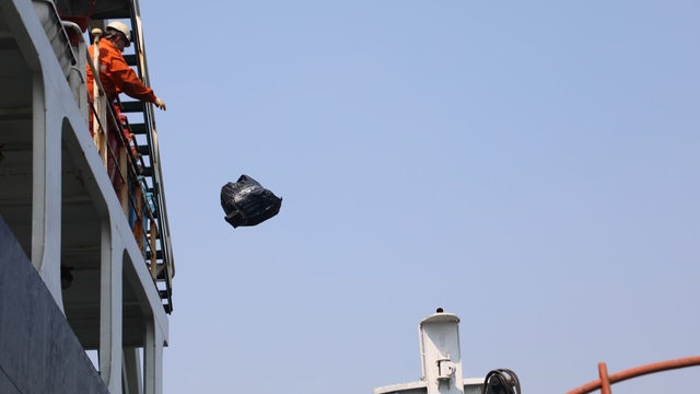 İzmit Körfezi'ne 2023'te gelen gemilerden 31 olimpik yüzme havuzu hacminde atık toplandı