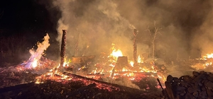 Sinop'ta 5 evin zarar gördüğü yangında 2 kişi öldü