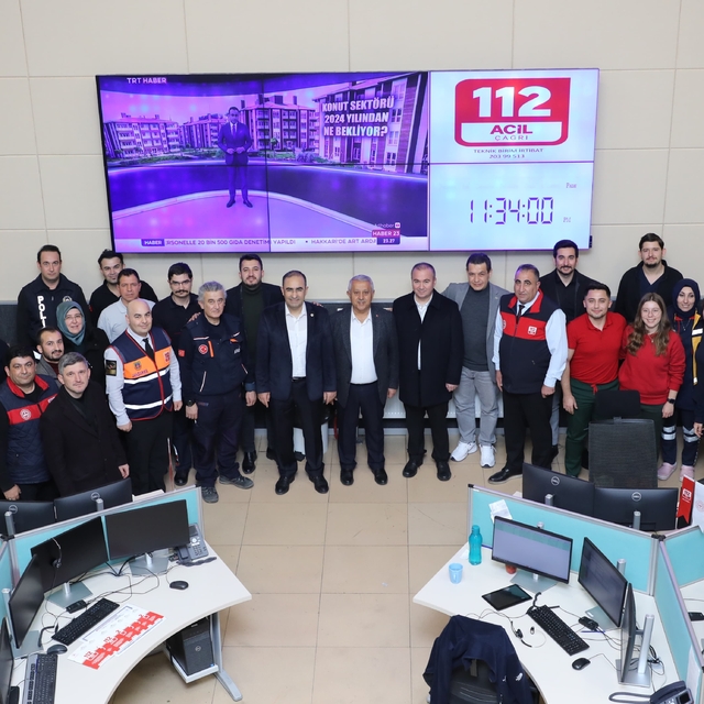 Afyonkarahisar Belediye Başkanı Zeybek, yeni yıl ziyaretlerinde bulundu