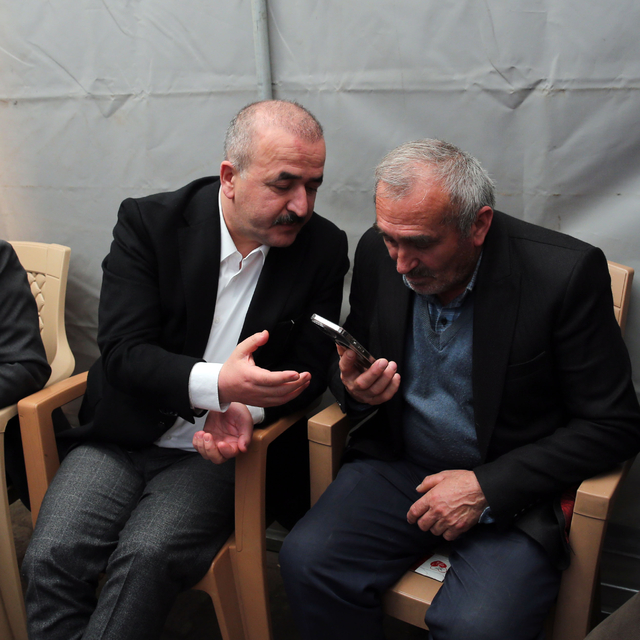 İçişleri Bakanı Ali Yerlikaya, şehit babasıyla telefonda görüştü