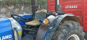 Tokat'ta traktör römorkundaki tekerin üzerine devrildiği kişi öldü