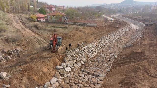 Karakeçili ilçesindeki Bayburtun Deresi'nde ıslah çalışmalarında sona gelindi