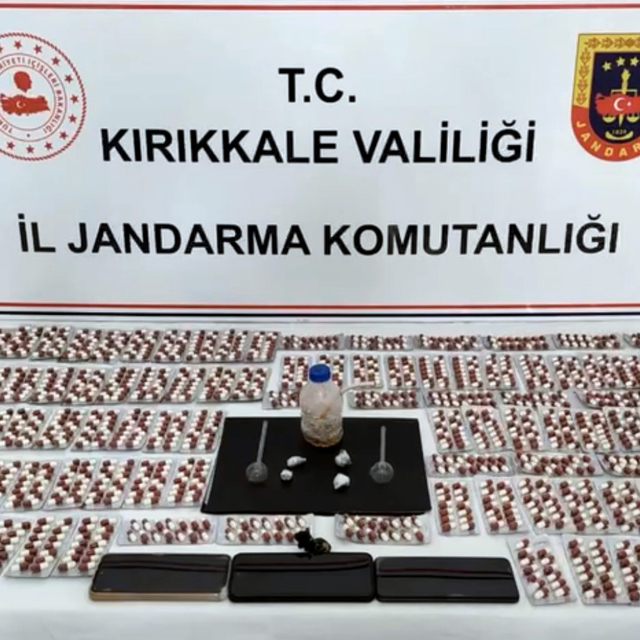 Kırıkkale'de elektrikli sobanın içerisine gizlenmiş sentetik hap ve esrar e...