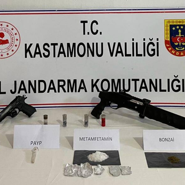 Kastamonu'da düzenlenen uyuşturucu operasyonlarında 5 kişi yakalandı