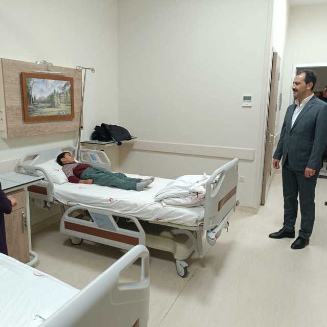 Baskil Kaymakamı Kundakçı'dan hastalara ziyaret