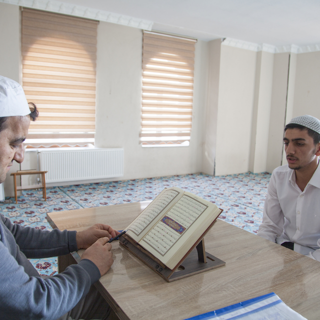 Bitlis'te 17 yaşındaki öğrenci iki ayda hafızlık eğitimini tamamladı
