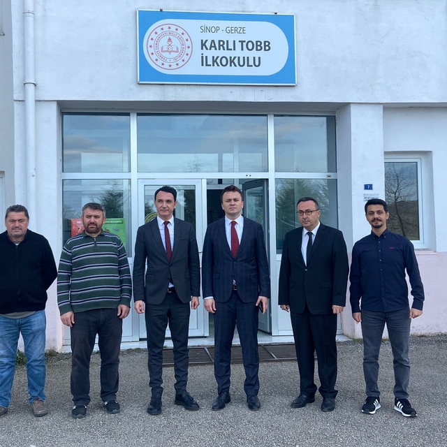 Gerze Kaymakamı Arabacı, okul ziyaretlerinde bulundu