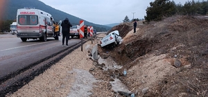 Bolu'da dere yatağına devrilen otomobildeki 1 kişi öldü, 3 kişi yaralandı