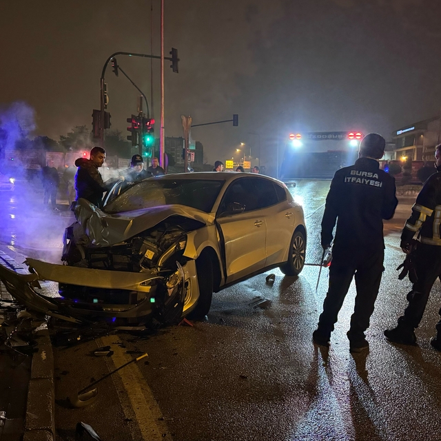 TÜGVA Genel Başkan Yardımcısı Kaya, Bursa'da trafik kazasında yaralandı