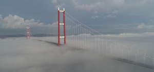 1915 Çanakkale Köprüsü sis bulutuyla bütünleşti