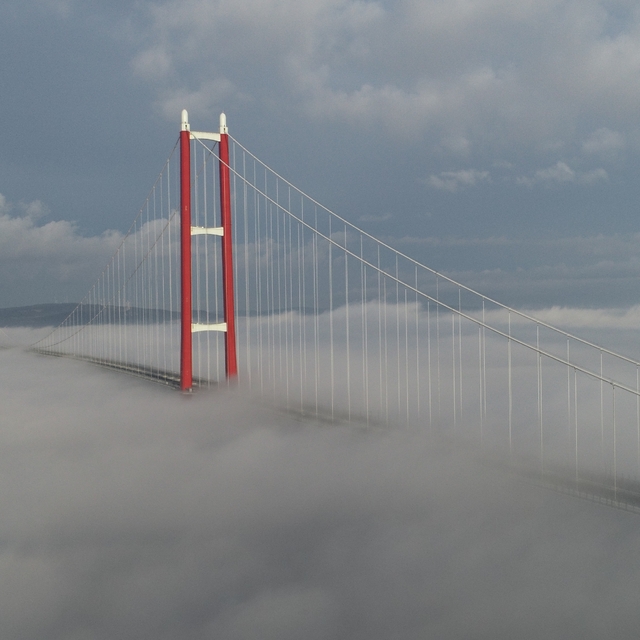 1915 Çanakkale Köprüsü sis bulutuyla bütünleşti