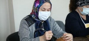 Ordulu kadınlar su kabaklarından hediyelik eşya yaparak gelir sağlıyor