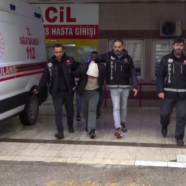 Kamyonette bulunan 120 kilo esrara 2 tutuklama