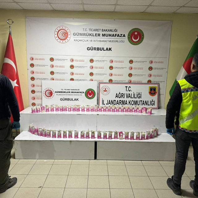 Ağrı'da krema kutuları içerisinde 13 kilo 626 gram sentetik uyuşturucu ele...