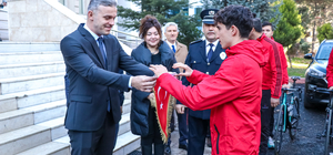 Pozantı'da bisiklet sporcuları, kurtuluş törenine Türk bayrağı taşıyacak