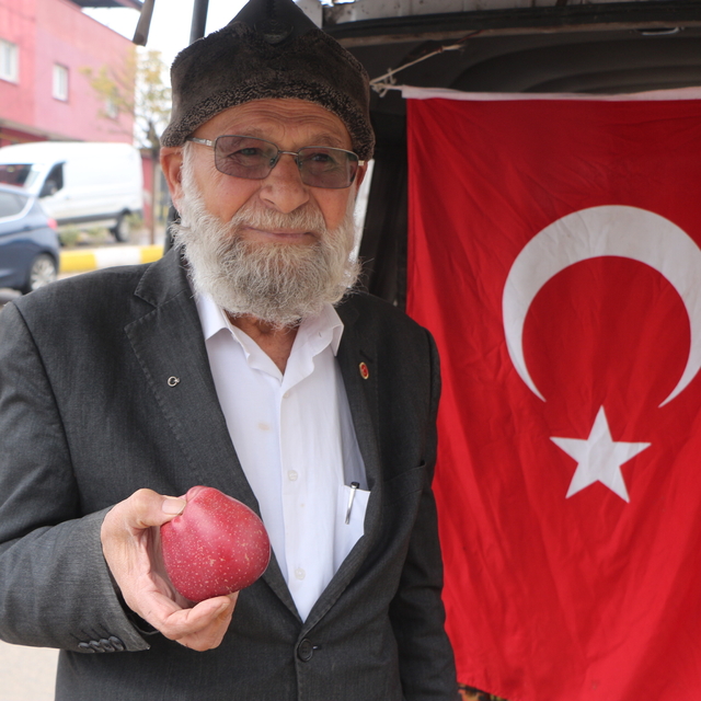 'Elmacı Dede´den 6 şehit veren birliğe moral ziyareti