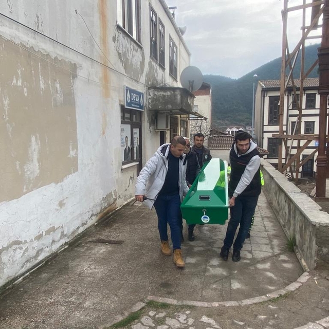 Taraklı'da yalnız yaşayan kişi evinde ölü bulundu