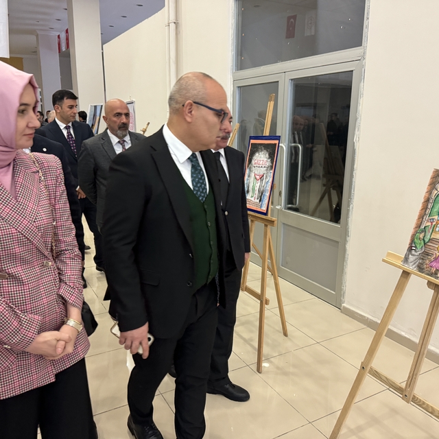 Ağrı'da düzenlenen "Türkiye'nin Zirvesinde Eğitim Çalıştayı" tamamlandı