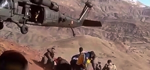 Şırnak'ta kayalıklardan düşen çoban helikopterle kurtarıldı