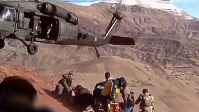 Şırnak'ta kayalıklardan düşen çoban helikopterle kurtarıldı