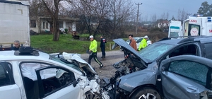 Muğla'da iki otomobil çarpıştı, 2 kişi öldü, 2 kişi ağır yaralandı