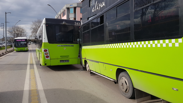 Kocaeli'de yolcu otobüslerinin çarpıştığı kazada 6 kişi yaralandı