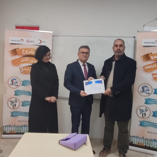 Suruç'ta tıbbi ve aromatik bitki yetiştiriciliği kursuna katılanlara sertif...