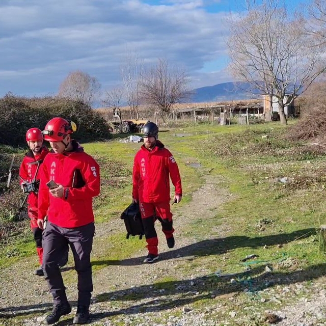 Kaçak göçmen, göl kıyısında sazlıkların arasında yakalandı