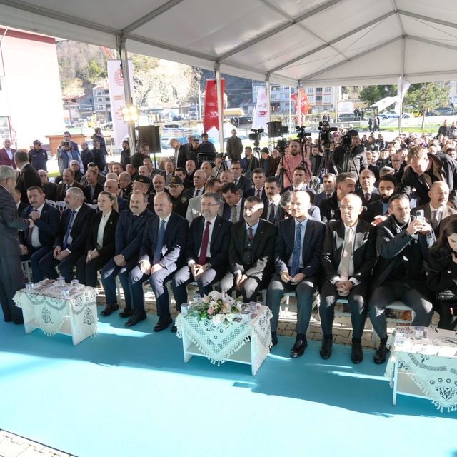 Bakan Tekin: Birçok çocuğumuz meslek liselerinden istihdam garantili mezun...