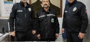 Espiye'de temizlik işçisi bulduğu cüzdanı belediyeye teslim etti