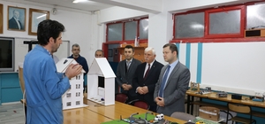 Of Kaymakamı Demirer Ulusoy, lise öğrencileriyle bir araya geldi