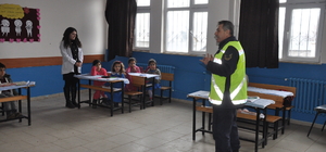 Bulanık'ta jandarma ekiplerinden öğrencilere trafik eğitimi